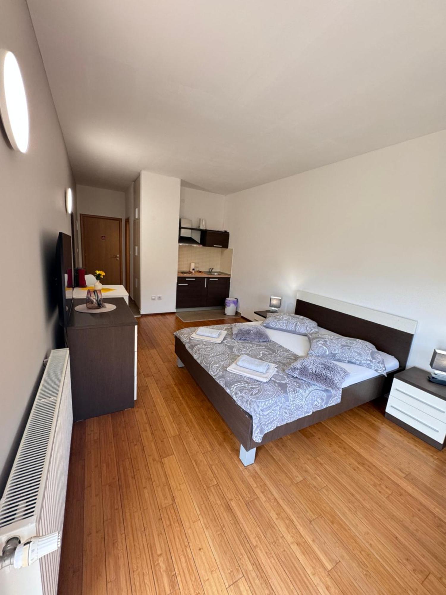 Apartments San Monte โปดสตรานา ภายนอก รูปภาพ